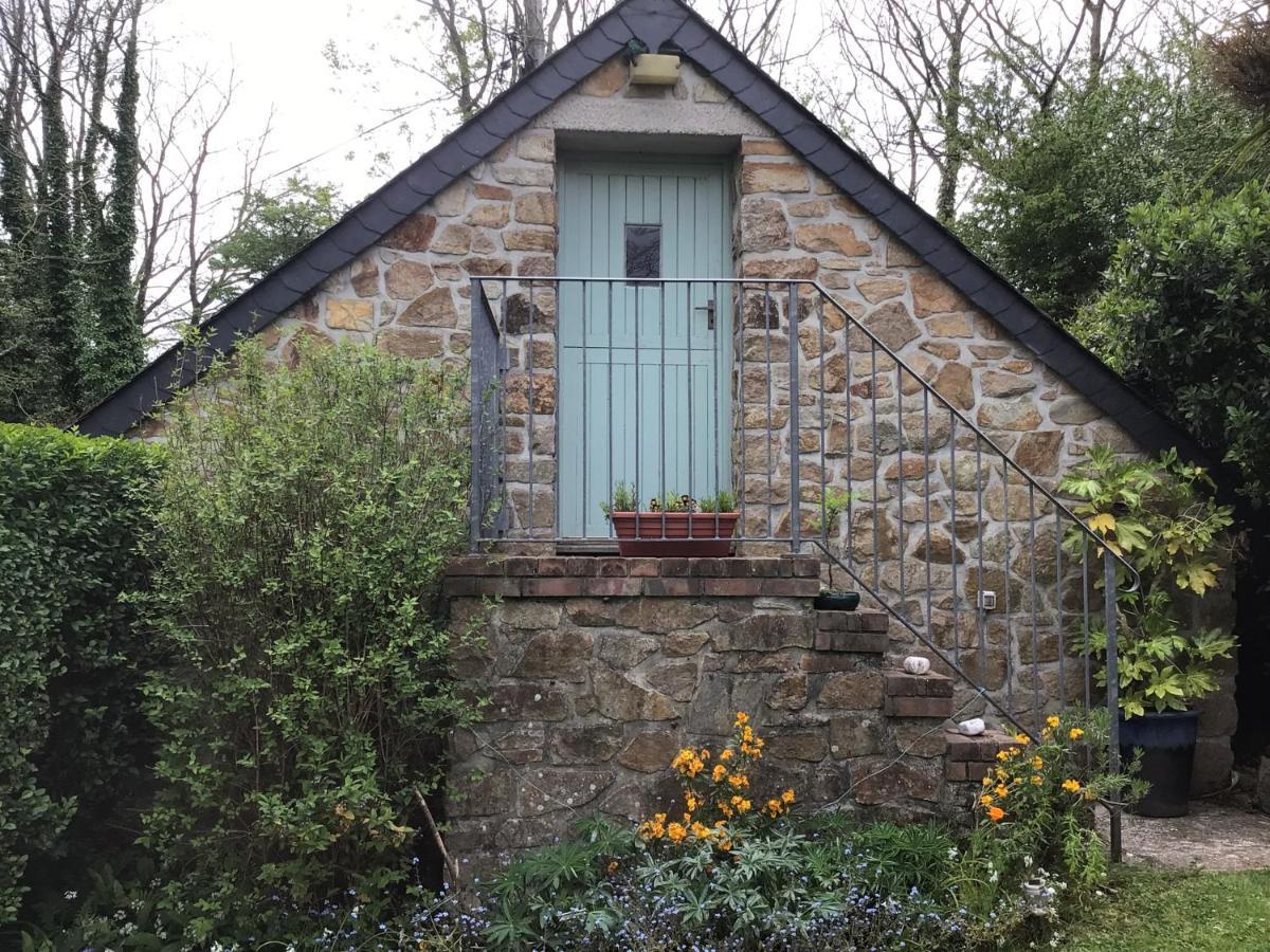 Cozy Camborne Studio Retreat With Two Single Beds ภายนอก รูปภาพ