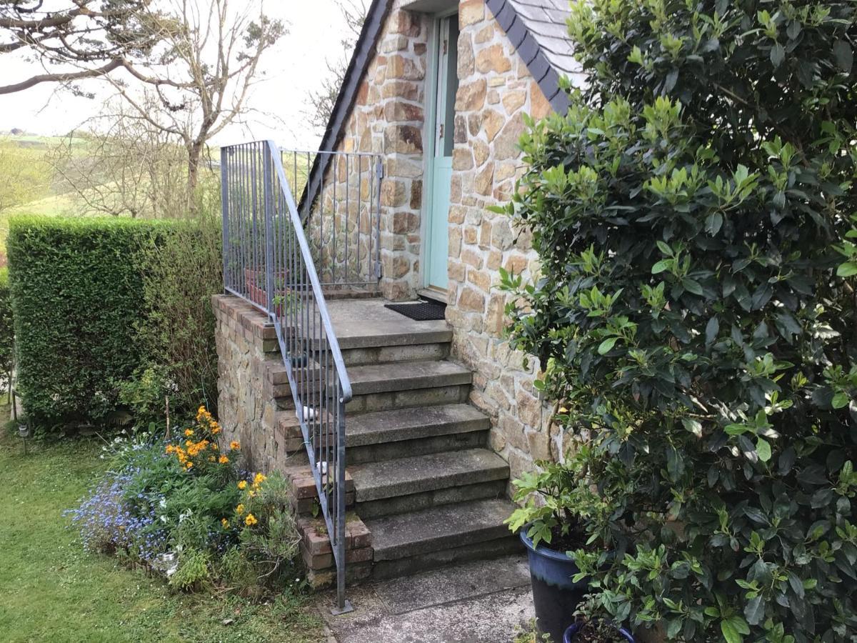 Cozy Camborne Studio Retreat With Two Single Beds ภายนอก รูปภาพ